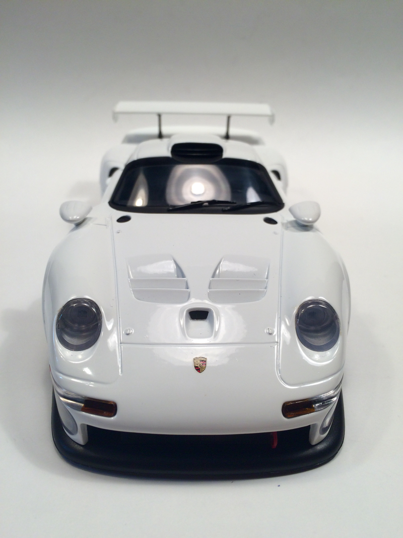 Illustration for article titled Quick Look: UT Models Porsche 911 GT1 (993)